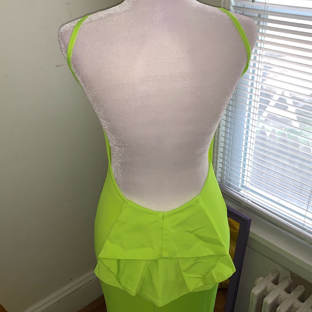 Green Gown - Picture 4 of 7
